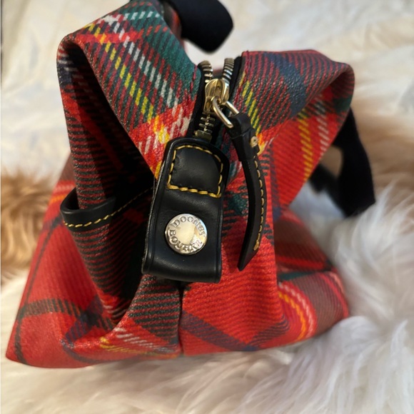 DOONEY AND BURKE RED PLAID BAG. - Picture 5 of 13